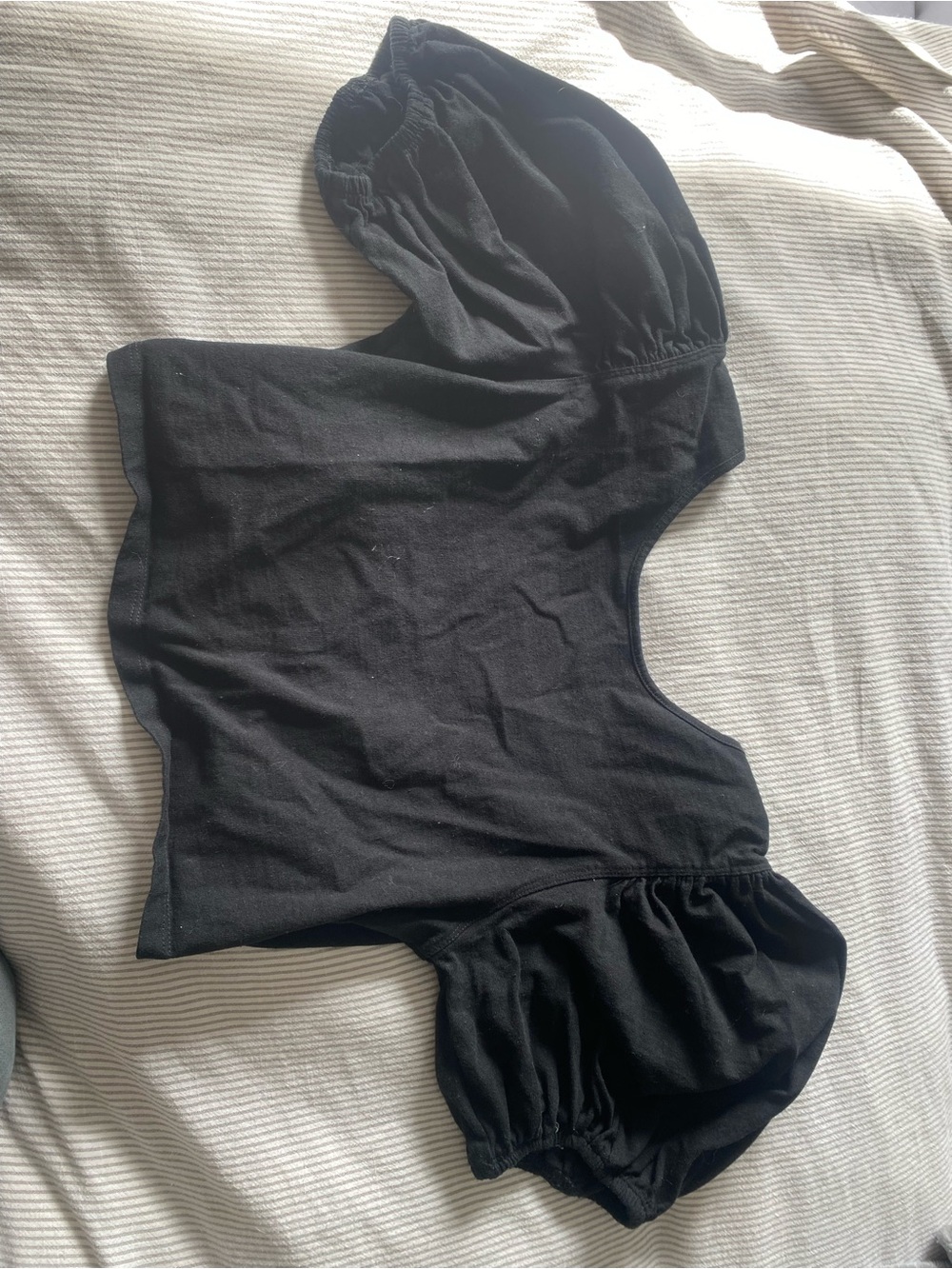 Aritzia Black Puff Sleeve Crop Top